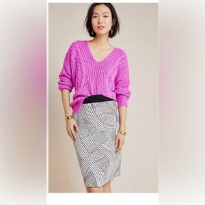 Monochrome Patterned Pencil Skirt
